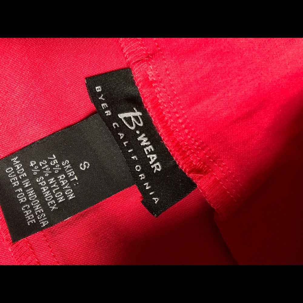 Pink pencil skirt in size S - Picture 3 of 3